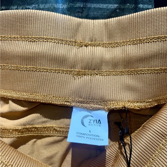 Zyia Dark Khaki Canyon Shorts - Picture 7 of 10